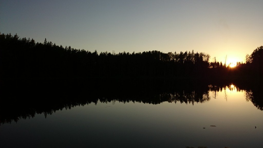 Päikseloojang Kogre järvel